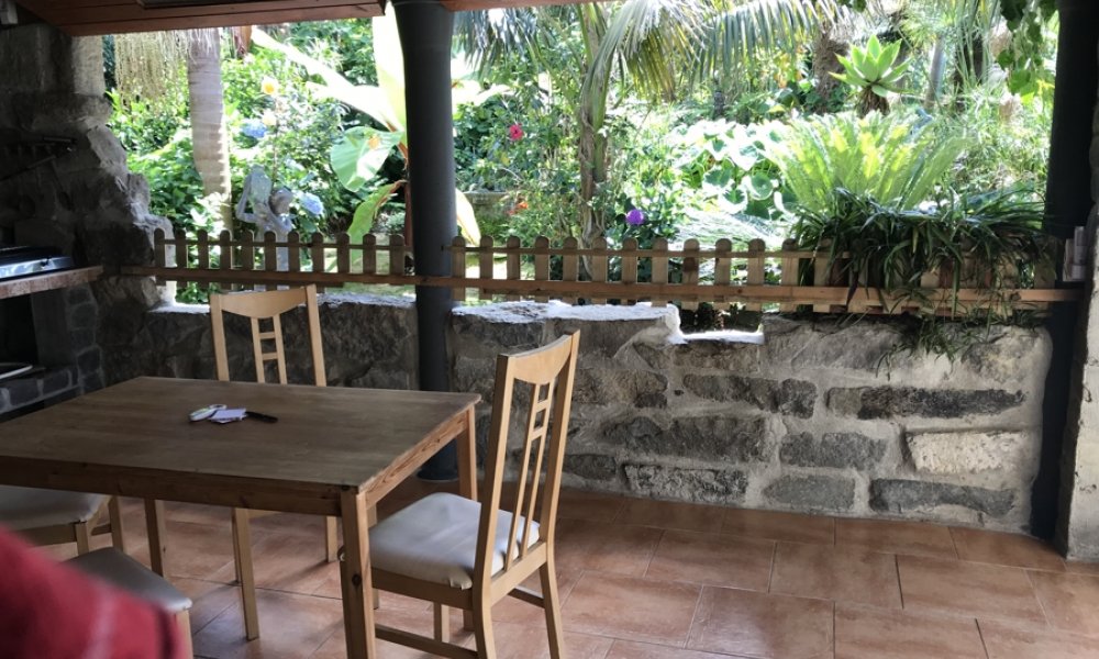 Neue Existenz, Azoren! Traumhafte Ferienanlage, Haupthaus + 3 Ferienhäuser, mediterraner Garten