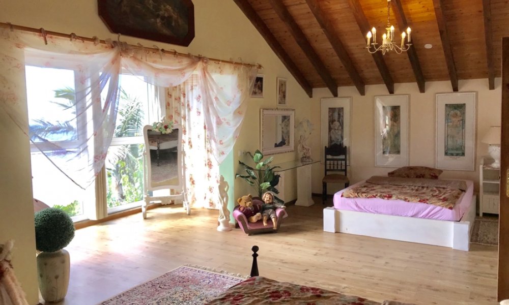 Neue Existenz, Azoren! Traumhafte Ferienanlage, Haupthaus + 3 Ferienhäuser, mediterraner Garten