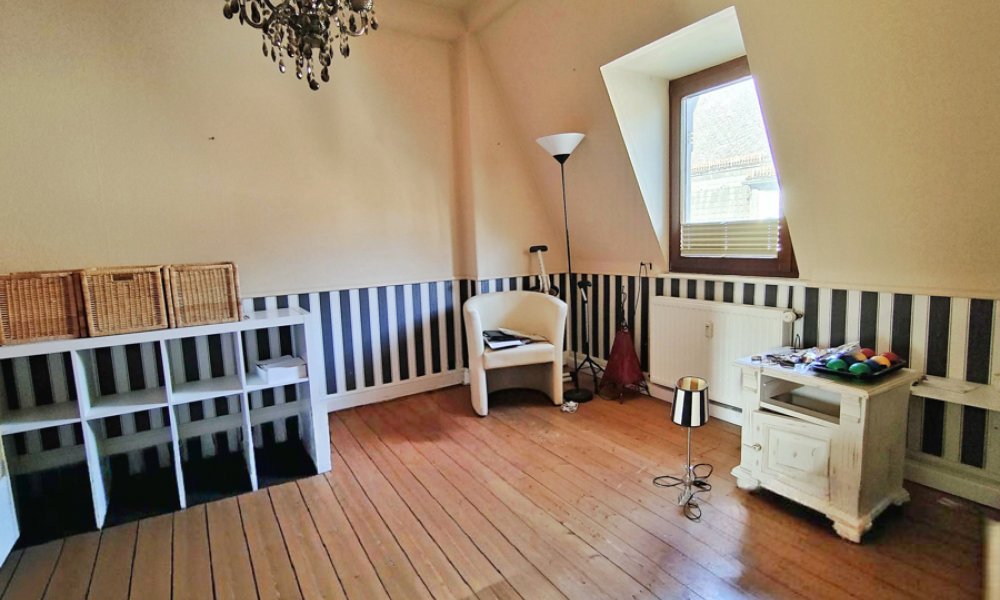 Charmantes Stadthaus in TOP Lage der Eltviller Fußgängerzone mit Maisonette-Wohnung + Gewerbeeinheit