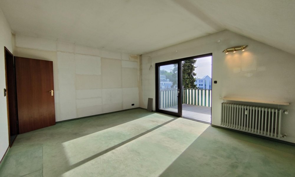 Gepflegte 2,5-Zimmer-ETW, großer Balkon, herrliche Aussicht, Garage, freigestellt, Taunusstein-Wehen