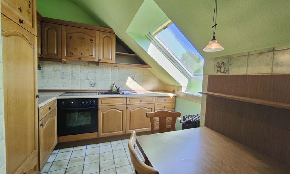Gepflegte 2,5-Zimmer-ETW, großer Balkon, herrliche Aussicht, Garage, freigestellt, Taunusstein-Wehen