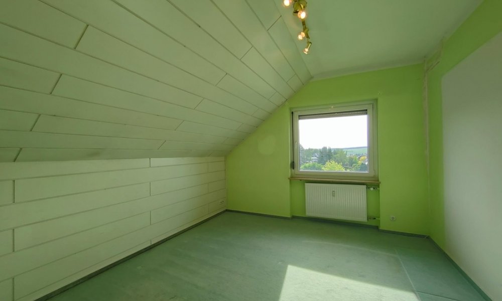 Gepflegte 2,5-Zimmer-ETW, großer Balkon, herrliche Aussicht, Garage, freigestellt, Taunusstein-Wehen